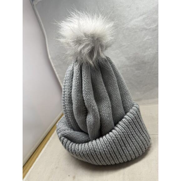 Under Armour Women's Around Town ColdGear Infrared Beanie 1365936 - Picture 2 of 7